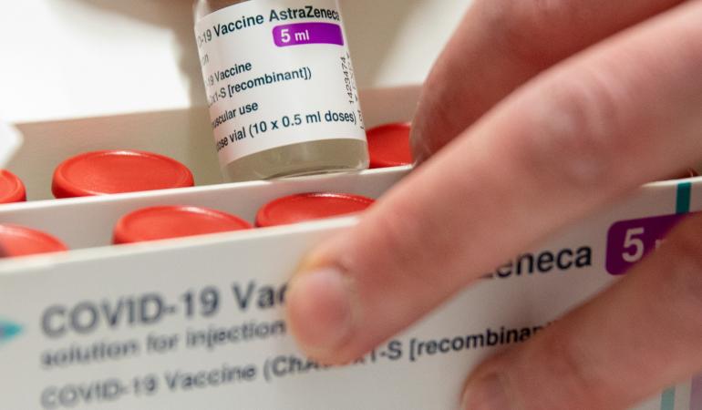 Covid-19 vaccine astrazeneca solution for injection